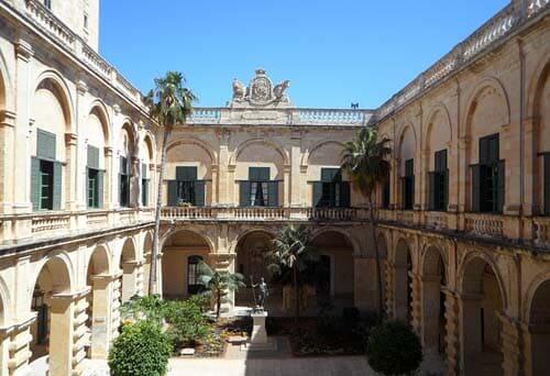 Prácticas hoteleras remuneradas Malta