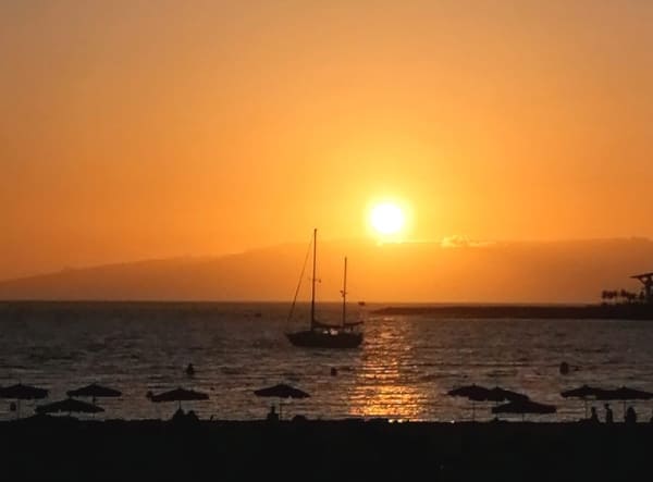 Prácticas en el extranjero al atardecer en España