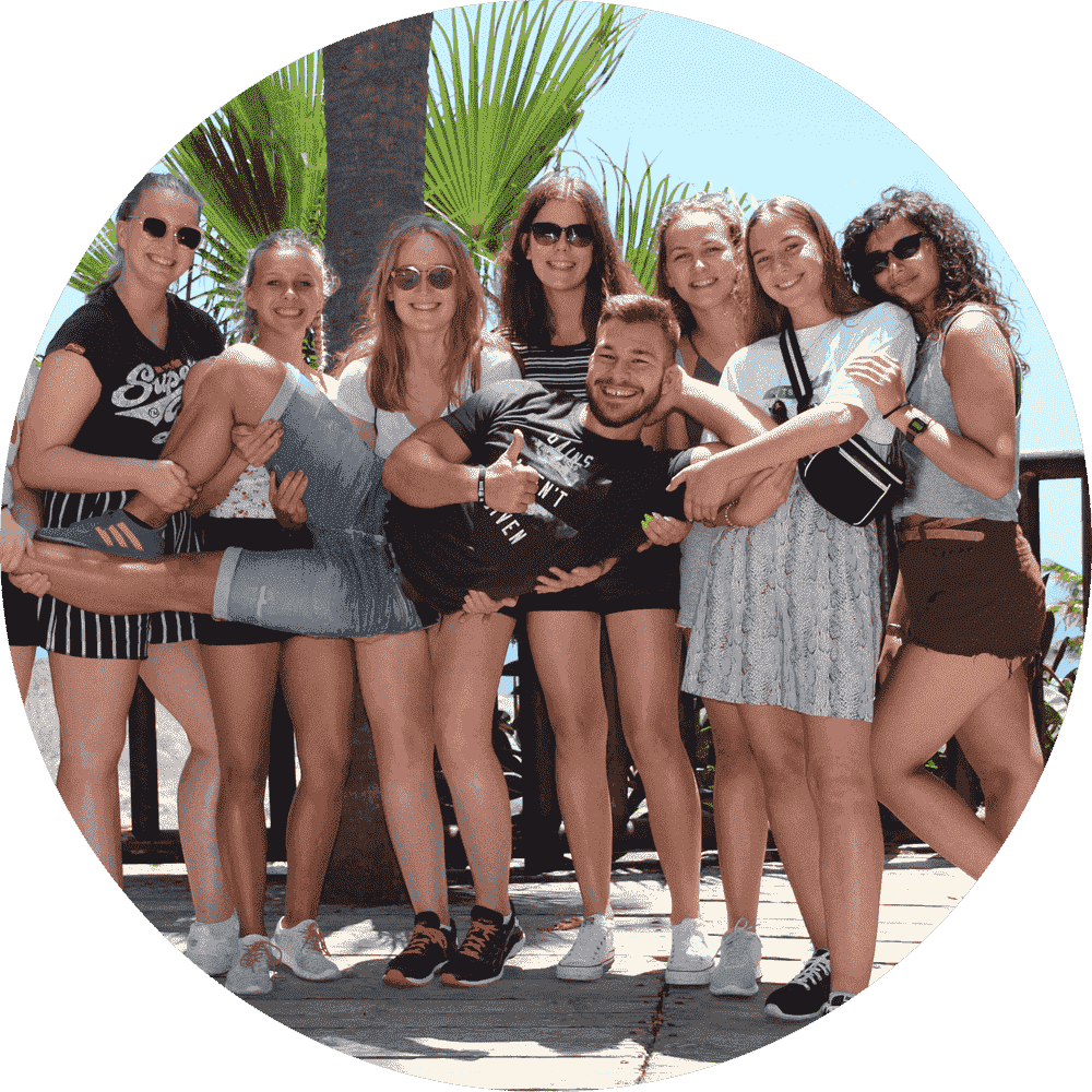 Spanish Work Exchange Programme becarios en el Jungle Park