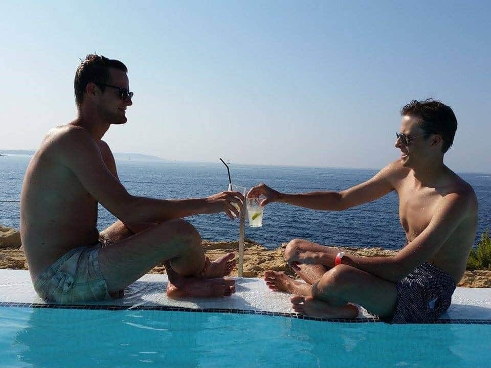 Hotel Praxiserfahrung auf Malta - Getränke am Meer