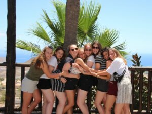 Groupe de filles dans le Jungle Park.