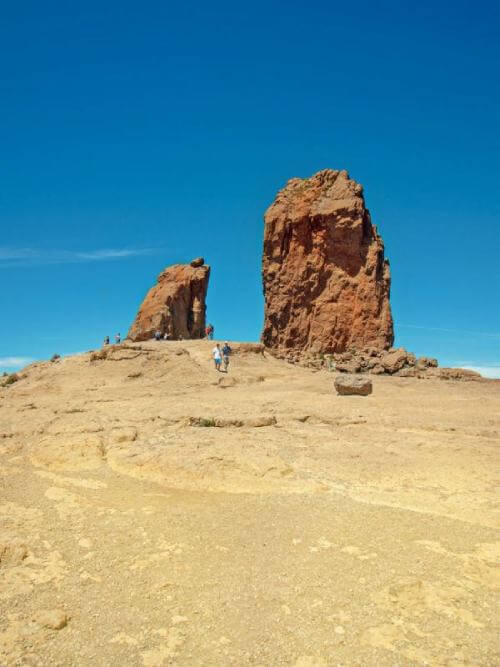Roque Nublo auf Gran Canaria und blauer Himmel Die Felsformation Roque Nublo auf Gran Canaria vor strahlend blauem Himmel. Ein Ort, der bei Praktikanten auf Gran Canaria sehr beliebt ist.
